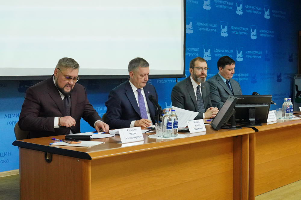 Ассоциация муниципальных образований переизбрала председателем Вадима Семенова
