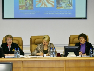 В областном парламенте обсудили вопросы постинтернатного сопровождения детей 