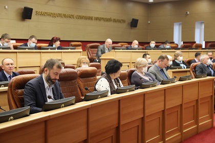 На общественном обсуждении в ЗС предложили ввести изменения в законопроект о QR-кодах