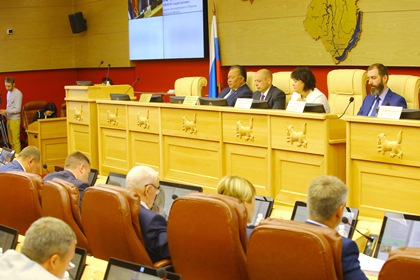 Депутаты добились финансирования бесплатного питания школьников с ОВЗ с 1 сентября текущего года