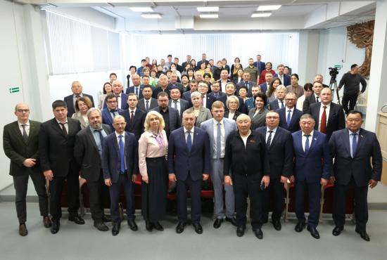 Кузьма Алдаров: Усть-Ордынский Бурятский округ в 2026 году расширил свое участие в нацпроектах