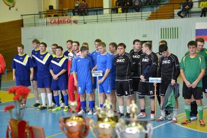 Юным футболистам Железногорска-Илимского помогает Марина Седых