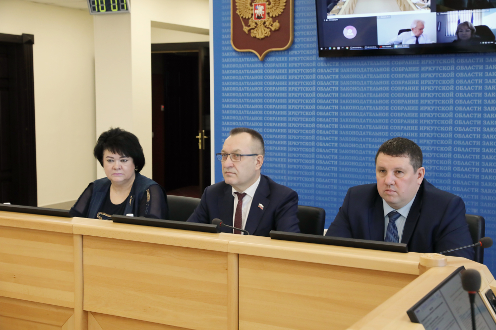 Депутаты ЗС держат на контроле строительство Дома спорта в п. Усть-Ордынский 