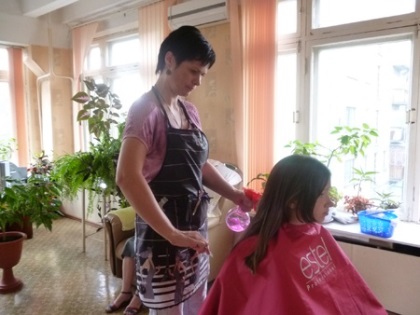 Бесплатные парикмахерские начали работу в Иркутске по инициативе Андрея Лабыгина