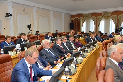 Депутаты настаивают на скорейшем принятии областной программы по поддержке коренных малочисленных народов  