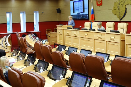 Публичные слушания по исполнению областного бюджета в прошлом году прошли в Законодательном Собрании