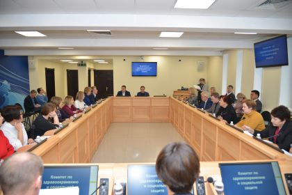 Законопроект о компенсации платы за частные детсады в зоне наводнения одобрил профильный комитет 