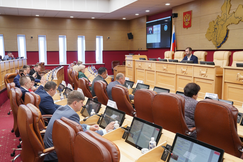 Около 40 вопросов рассмотрят депутаты в ходе 68-й сессии Законодательного Собрания