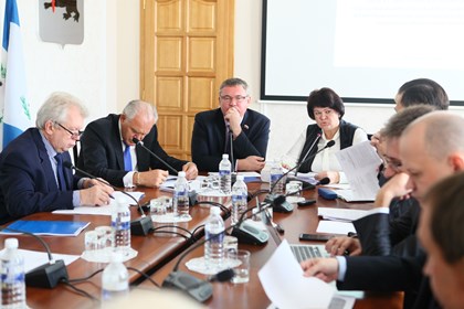 Законопроект о регулировании в сфере розничной торговли алкоголем рекомендован к принятию в первом чтении