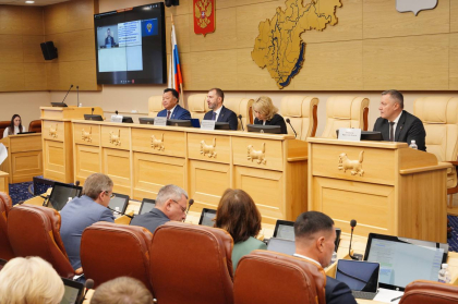Под председательством Александра Ведерникова начала работу 16 сессия Законодательного Собрания