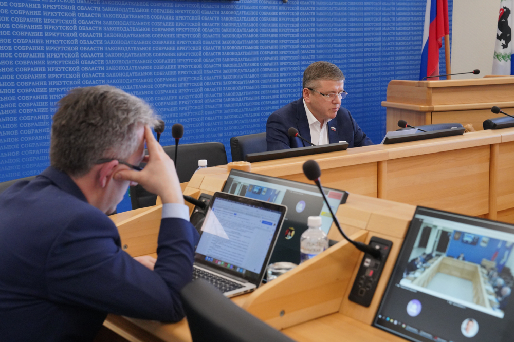 Проблемы строительства водозаборов обсудили на заседании комиссии по контрольной деятельности