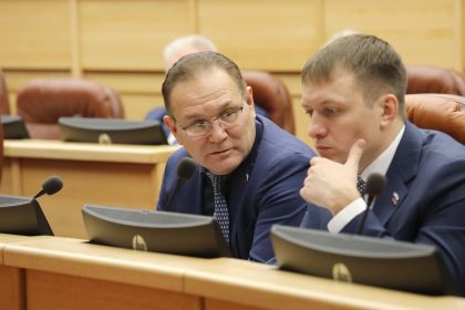 Ряд социально значимых законопроектов приняты на сессии Заксобрания