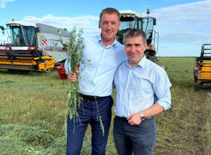Социальные объекты и сельхозпредприятия посетили депутаты ЗС и областные власти в Усольском районе