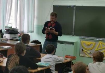 «Урок мужества» для кадетов Братска провёл депутат ЗС Олег Попов