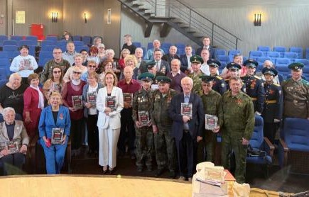 Печатную версию книги об участии иркутян в боевом конфликте за остров Даманский представили в Иркутске