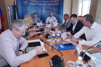 Депутаты ЗакСобрания рекомендовали минздраву региона усовершенствовать дорожную карту по развитию сети гемодиализных центров﻿ 