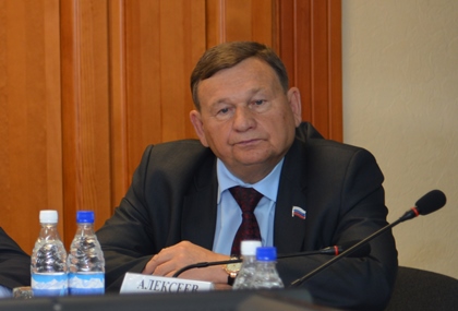 Комитет по госстроительству одобрил законопроект о доступе к информации о деятельности Уставного суда
