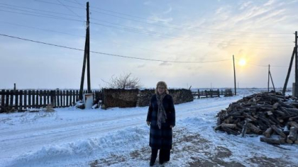 Вопросы уличного освещения и благоустройства обсудила с жителями села Оек Галина Кудрявцева во время поездки в территорию 