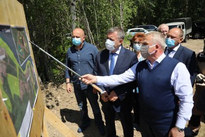 Депутаты оценили ход работ по вывозу отходов с полигона БЦБК и реализацию селезащитных мероприятий в Слюдянском районе  