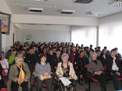 Организацию «Солдатские матери Прибайкалья» деньгами и личным участием поддерживает Нина Чекотова 