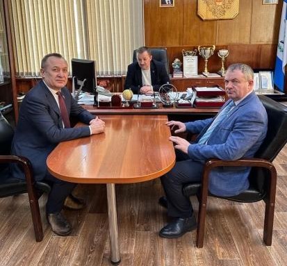 Николай Труфанов обсудил ремонт и строительство социальных объектов с мэрами территорий