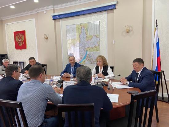 Жители Приангарья жалуются депутатам ЗакСобрания на увеличение численности волков