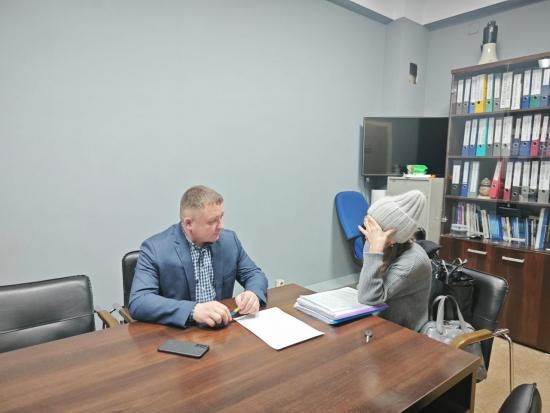 Улучшение жилищных условий и вопросы оказания юрпомощи стали темами большей части обращений на приеме граждан у Андрея Духовникова