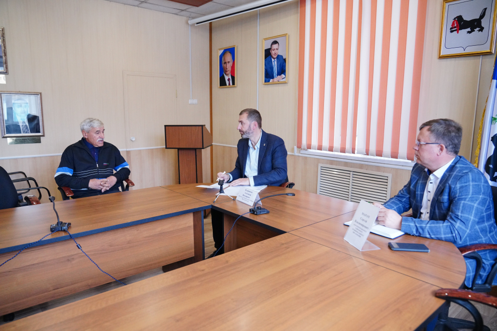 Александр Ведерников провел прием граждан по личным вопросам в рамках муниципальной недели 