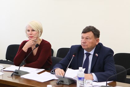 Поправки к Уставу и вопрос об упразднении муниципалитетов в Тайшетском районе рассмотрел комитет  по госстроительству