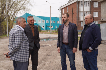 Ход обновления социальных объектов в Черемхово оценили депутаты Законодательного Собрания    