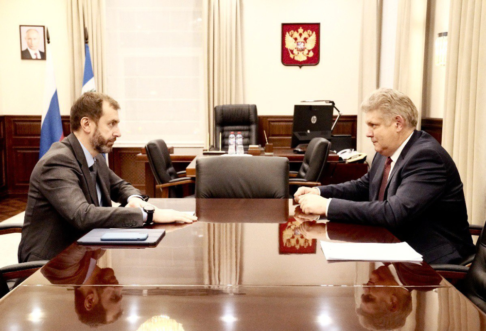 Полпред Президента в СФО Анатолий Серышев и председатель ЗС Приангарья Александр Ведерников обсудили вопросы поддержки участников СВО 