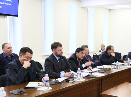 ком Алдарова депутаты.JPG