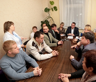 Переход усольского роддома со второго уровня на первый обсудили депутаты на встрече с персоналом